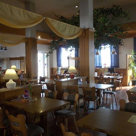 Hotel Im Bahnhof Passau Bagian luar foto