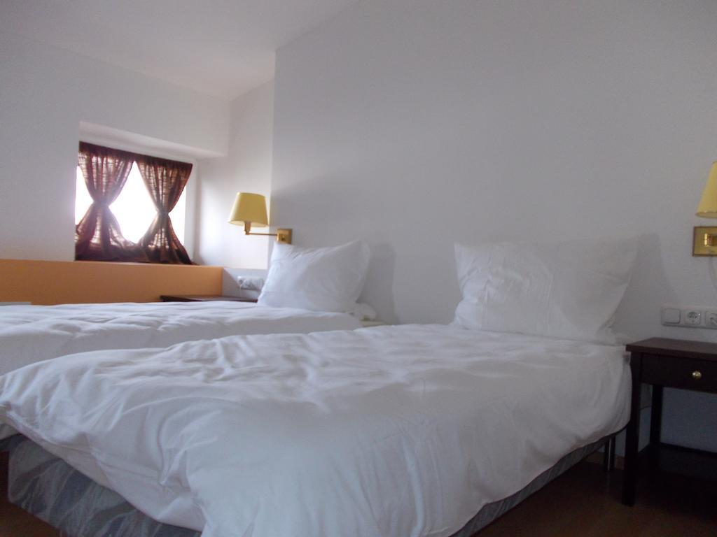 Hotel Im Bahnhof Passau Ruang foto