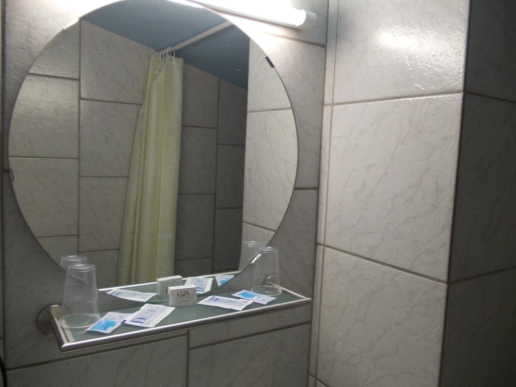 Hotel Im Bahnhof Passau Ruang foto
