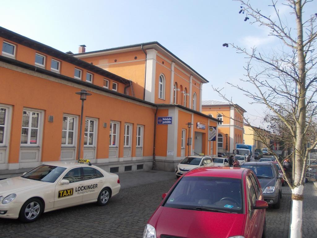 Hotel Im Bahnhof Passau Ruang foto