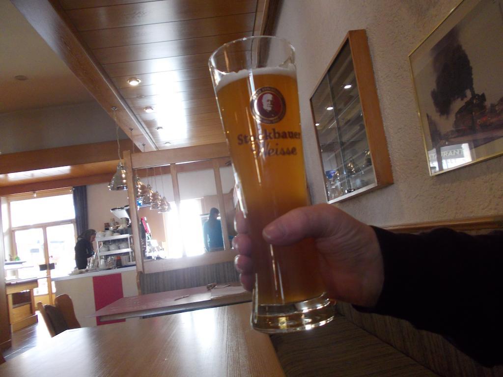 Hotel Im Bahnhof Passau Bagian luar foto