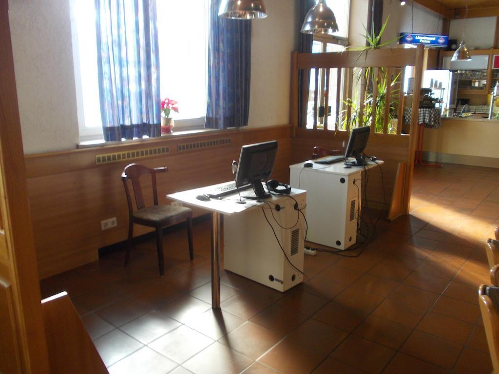 Hotel Im Bahnhof Passau Bagian luar foto