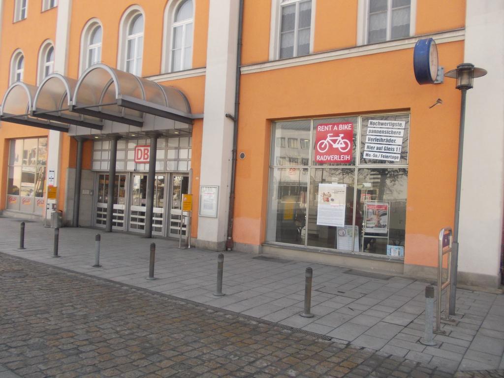 Hotel Im Bahnhof Passau Bagian luar foto