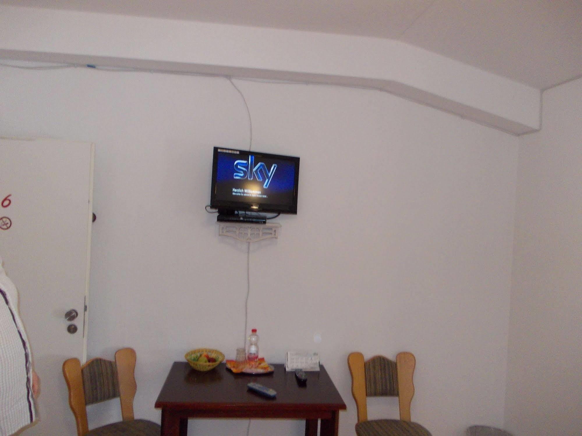 Hotel Im Bahnhof Passau Bagian luar foto